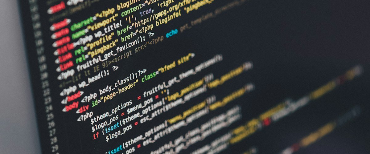 Codigo HTML en pantalla de programador